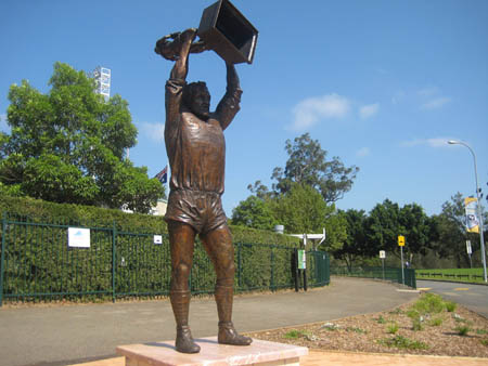 Ray Price Statue
