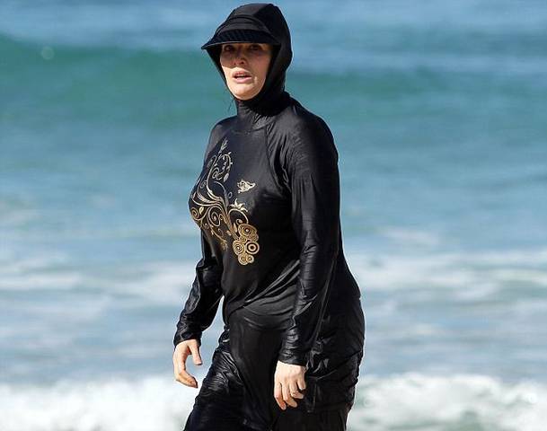 Nigella Lawson and Charles Saatchi jokes, Saatchi divorce Nigella