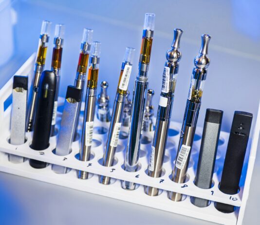 is it illegal to vape in tasmania